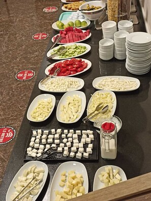 Free daily buffet breakfast - Fatih Resadiye Hotel (Istanbul)