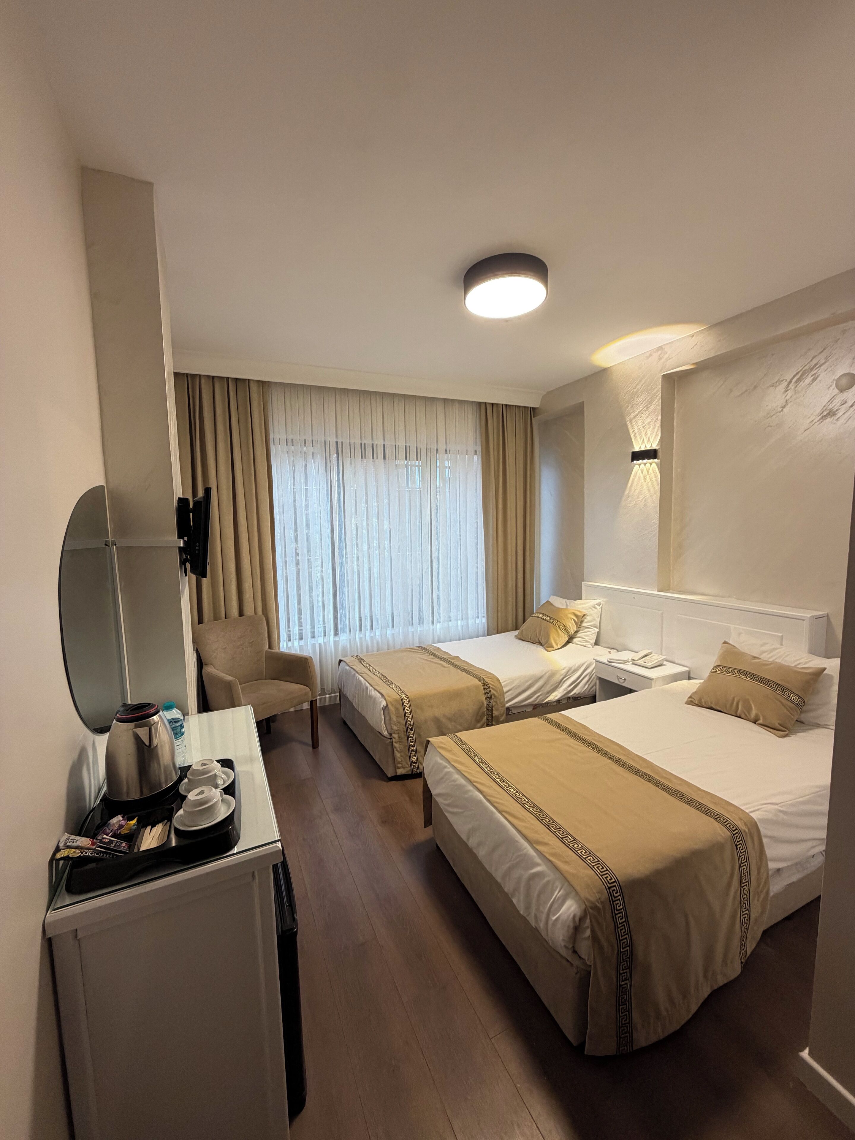 Minibar, laptop workspace, free WiFi