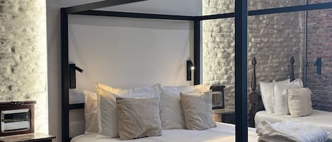 Quadruple Room | Individually decorated, individually furnished, free WiFi, bed sheets