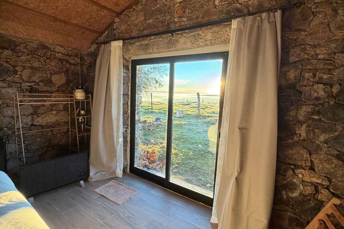Cortinas blackout, wifi gratis y decoración personalizada 