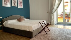 غرفة مزدوجة | خزنة داخل الغرفة ومكتب وتجهيزات عازلة للصوت وواي فاي مجانًا