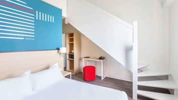 Dúplex familiar, 1 cama de matrimonio, no fumadores | Caja fuerte, escritorio, sistema de insonorización