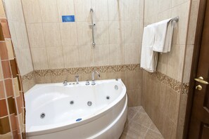 Studio | Jetted tub - Hotel Astoria (Volgograd)