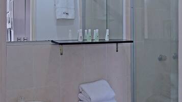 Shower, free toiletries, towels