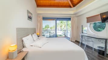 Superior Room, Balcony | 1 bedroom, in-room safe, iron/ironing board, free WiFi