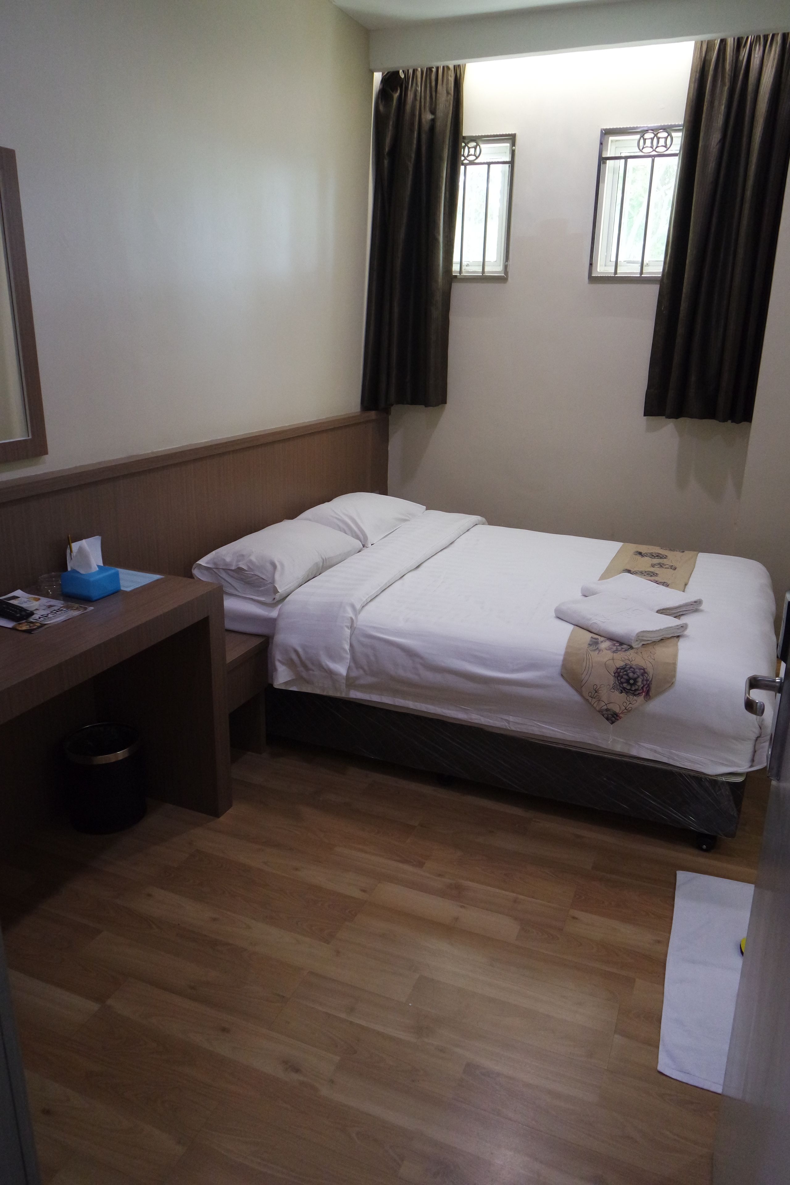 superior room | desk, iron/ironing board, free wifi