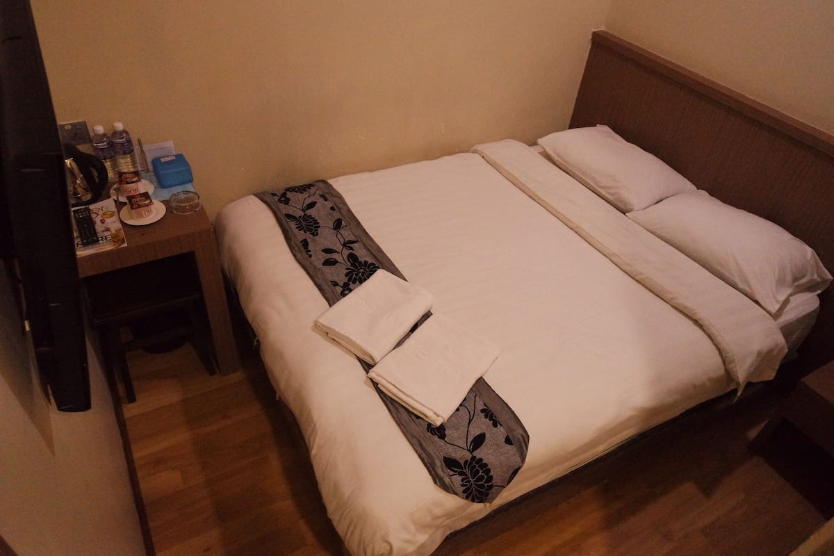 Standard Room | Desk, iron/ironing board, free WiFi