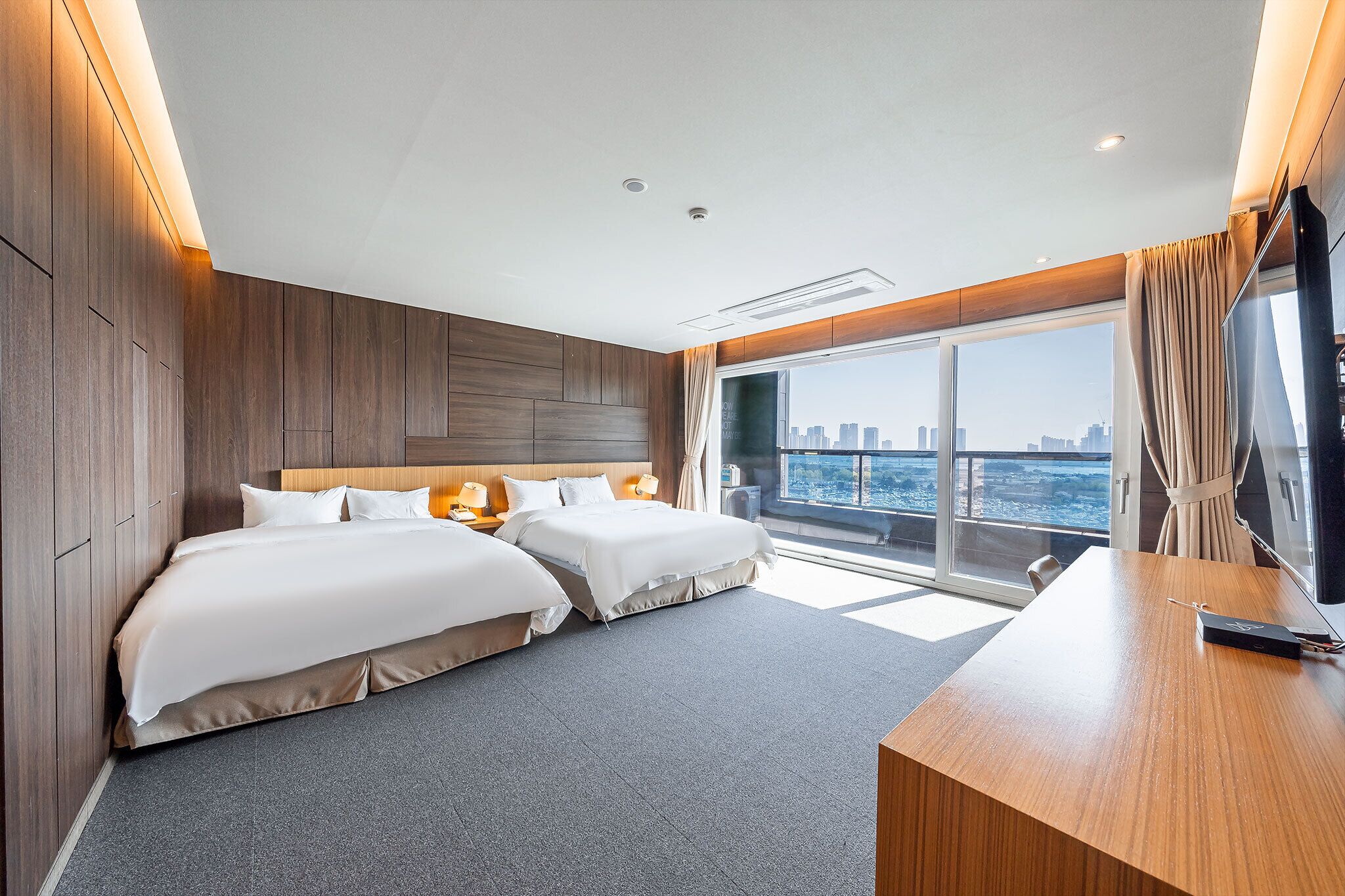 family suite, balcony (front view) | desk, blackout curtains, soundproofing, free wifi