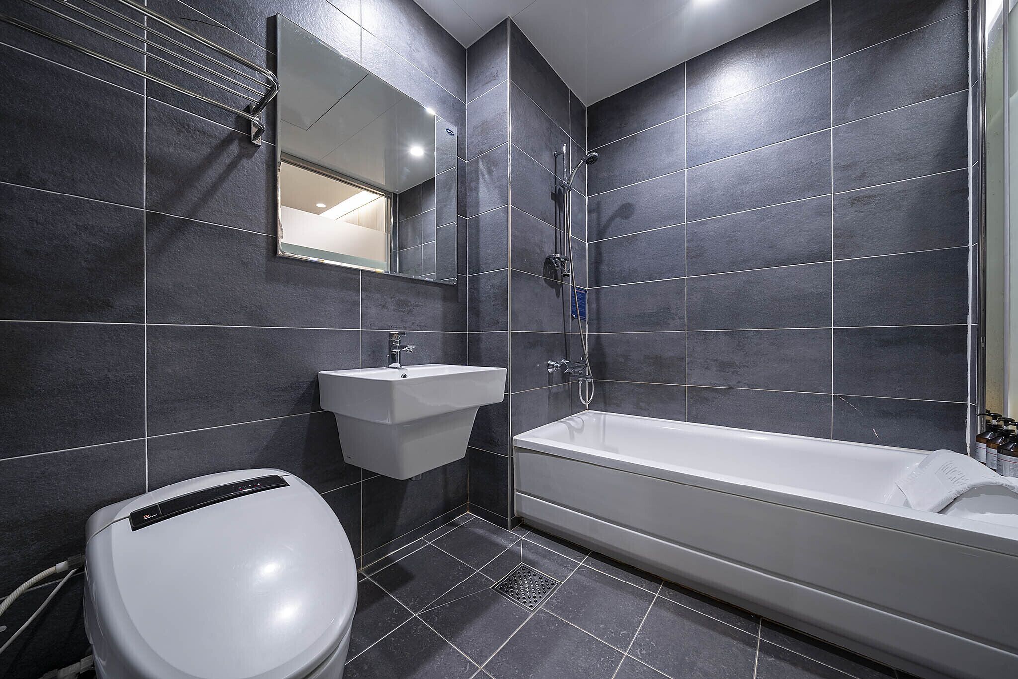 standard double room for 2 person (rear view) | bathroom | combined shower/bathtub, free toiletries, hair dryer, bathrobes
