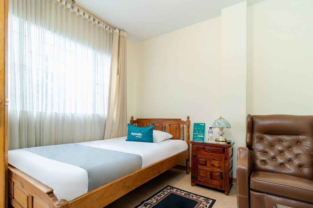 Standard Single Room | Free WiFi, bed sheets