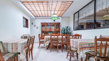 Breakfast, lunch and dinner served