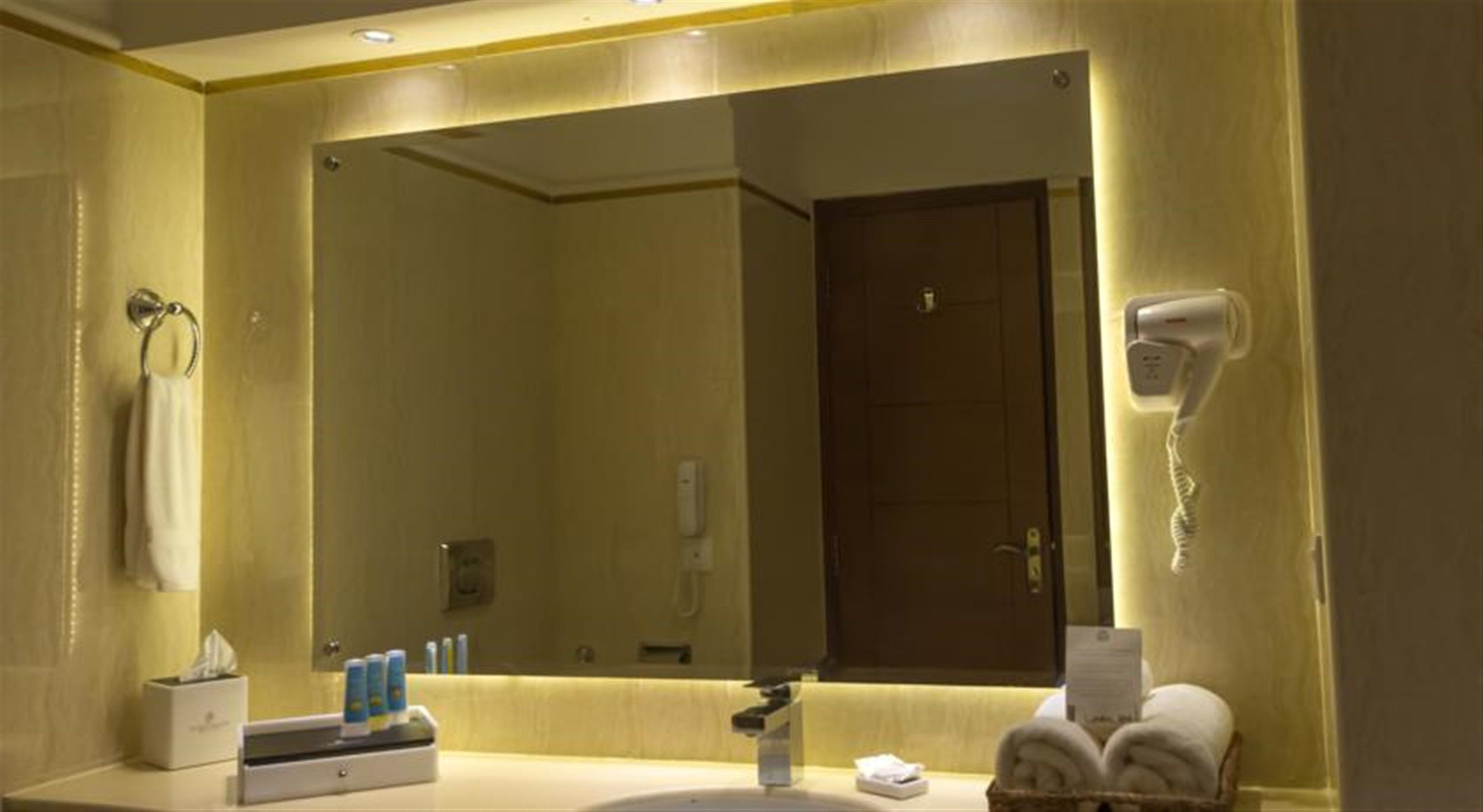 deluxe twin room | bathroom | shower, free toiletries, hair dryer, slippers