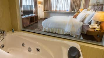 Chambre Double Royale | Baignoire à jets