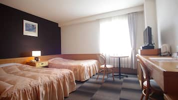 Twin Room, Non Smoking | Desk, iron/ironing board, free WiFi