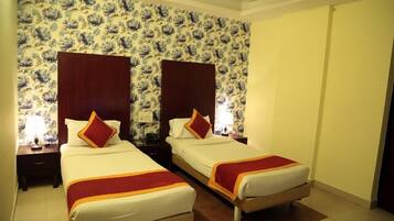 1 bedroom, premium bedding, in-room safe, desk