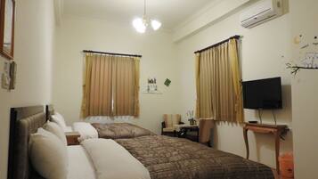 Quadruple Room | Blackout curtains, free WiFi