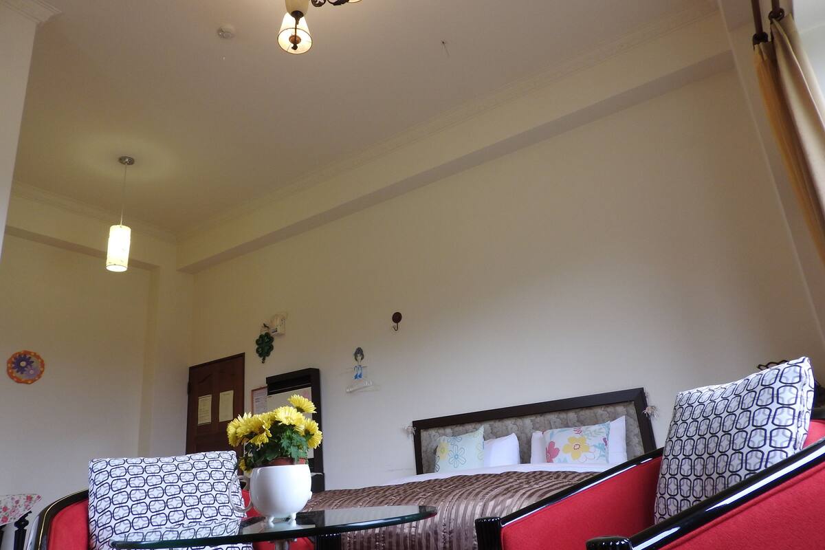 Double Room, Courtyard View | Blackout drapes, free WiFi