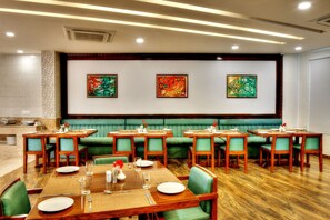 Restaurant - Lemon Tree Hotel, Katra (Reasi)