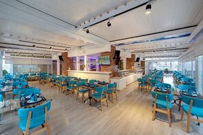 Breakfast and lunch served - Forum Suite Hotel (Mersin)