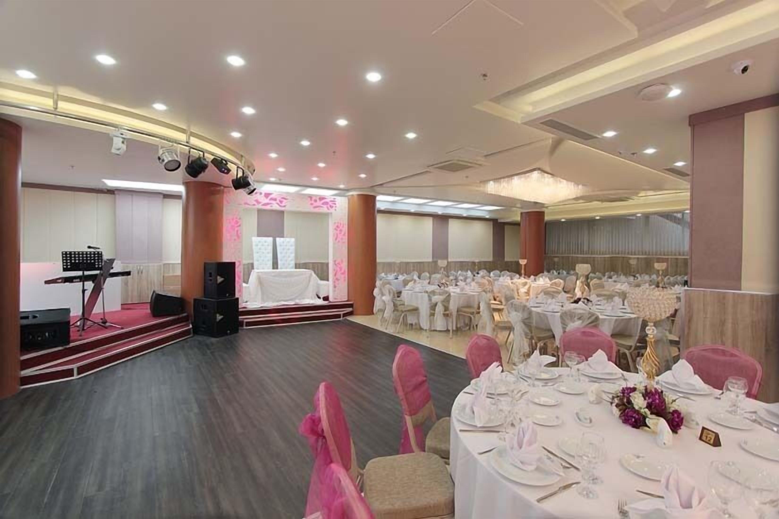 banquet hall