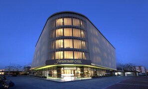 Fasade – kveld/natt