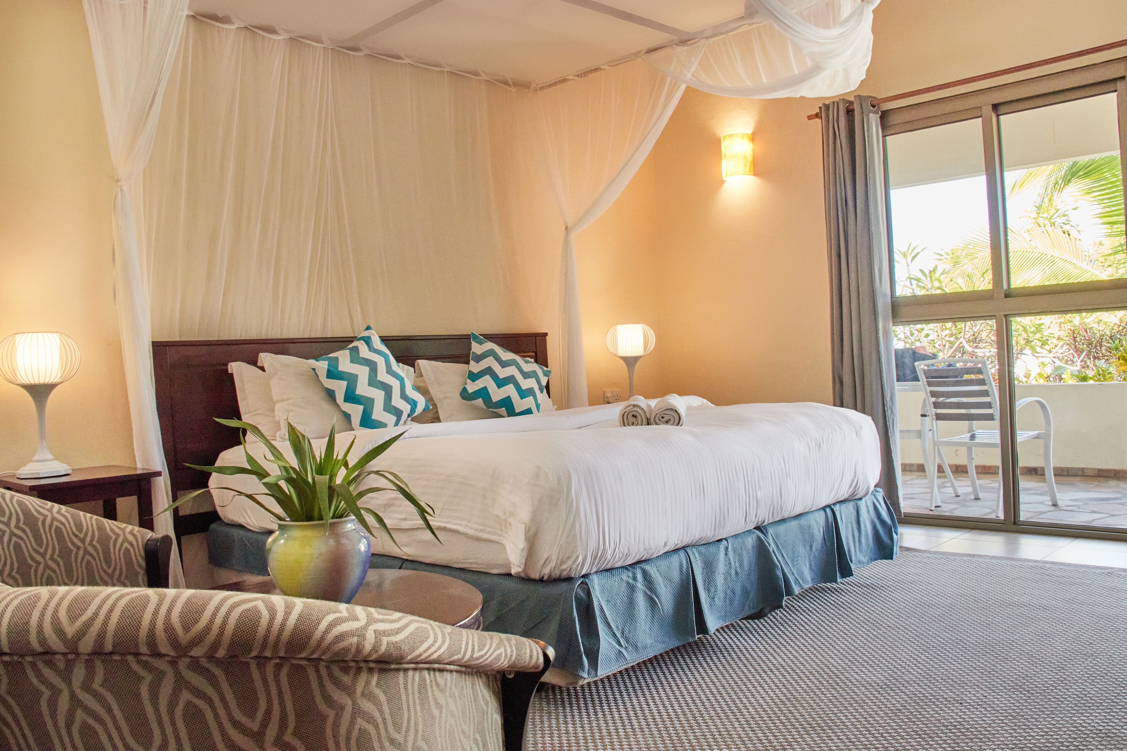 standard double or twin room, 2 bedrooms | desk, free wifi