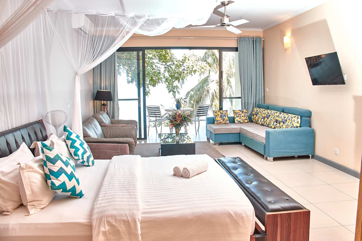 deluxe double room | desk, free wifi