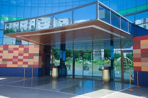 Front of property - Hotel Complex Misto (Kharkiv)