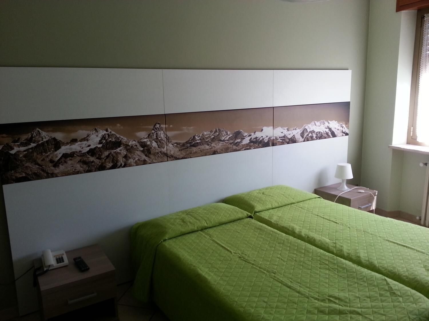 Schreibtisch, kostenloses WLAN