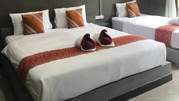 Tremannsrom – deluxe | Spiseområde på rommet