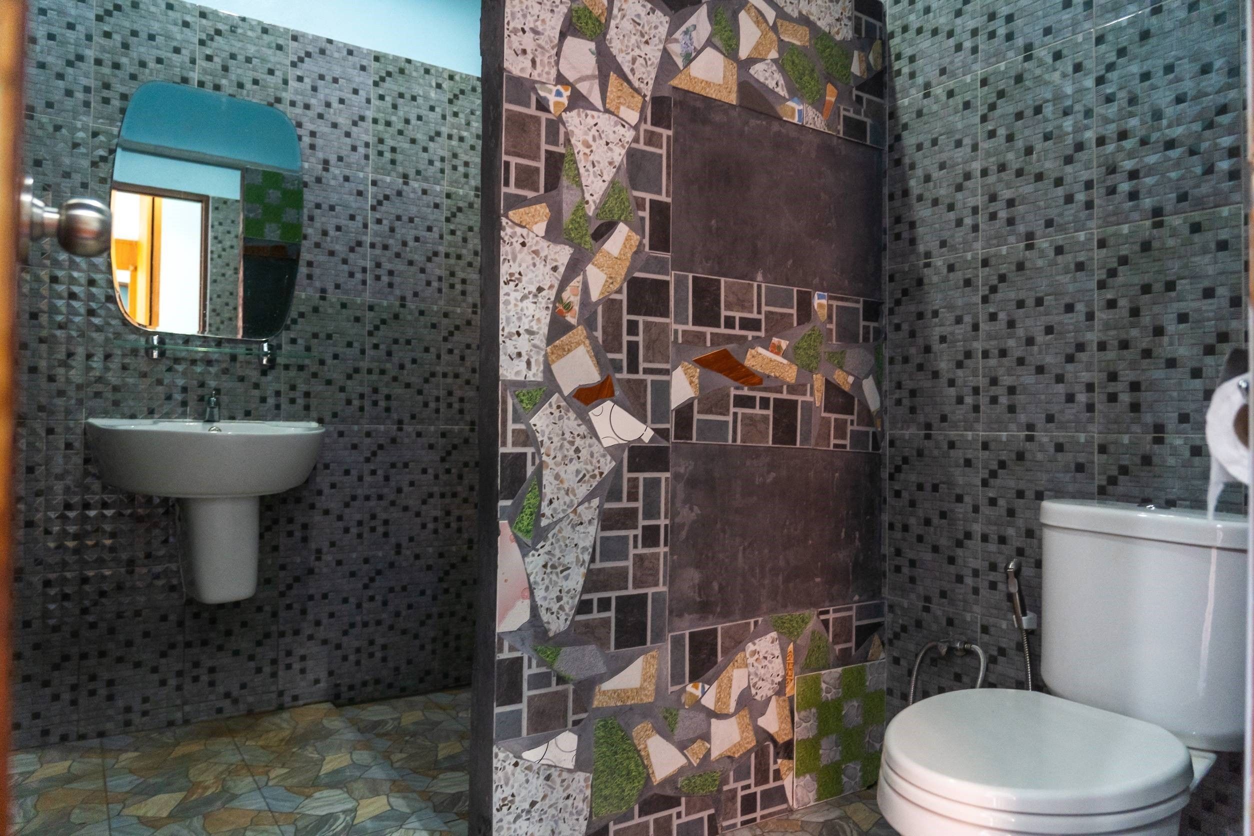 superior double with balcony | bathroom | shower, free toiletries, hair dryer, towels