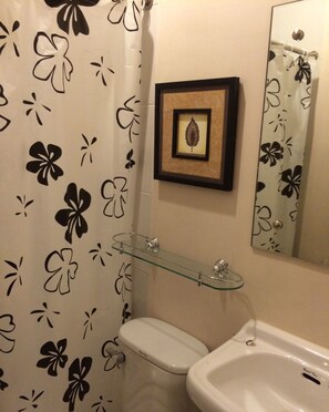 Desk, rollaway beds, free WiFi