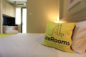 Individually decorated, individually furnished, desk, free WiFi - Literooms At Kebagusan City (Jakarta)