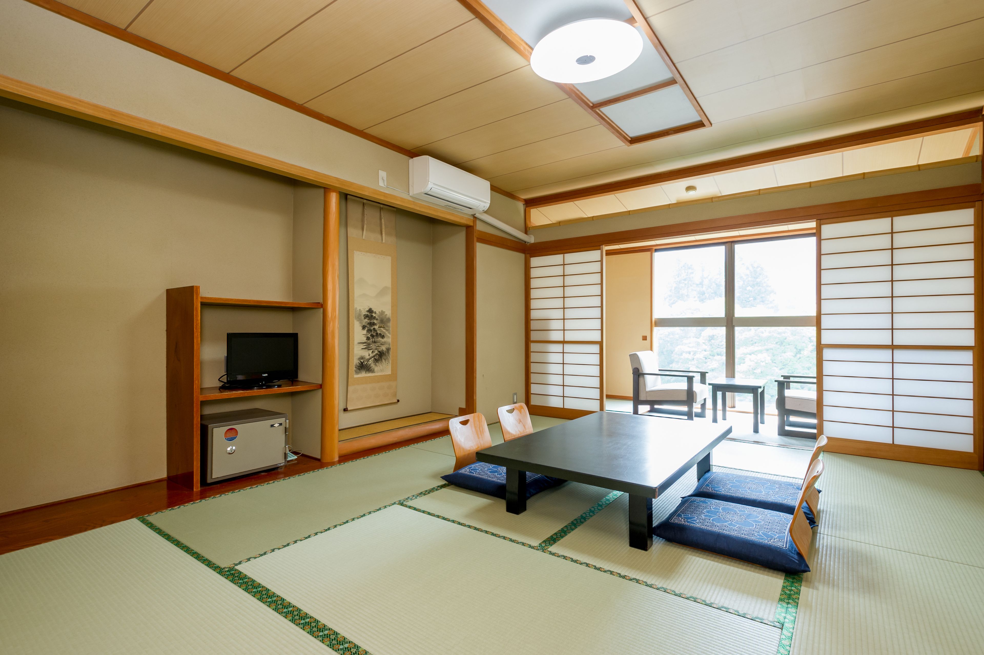 Japanese-Style Room or Room with Tatami Area with Shared Bathroom - Non-Smoking | Down comforters, in-room safe, free WiFi, bed sheets