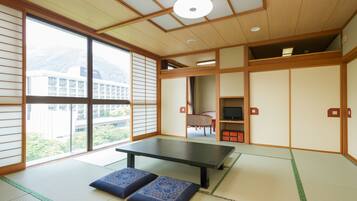 Chambre Quadruple Supérieure, salle de bains commune (Japanese, Special)