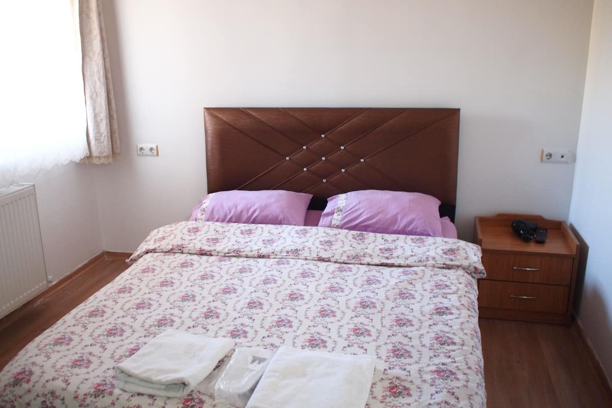 Economy Double Room | WiFi (free), bed sheets