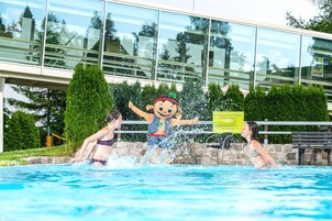 Indoor pool, seasonal outdoor pool, pool umbrellas, sun loungers