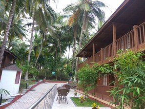 Premier Double Room | Garden view - Sterling Anaikatti (Mannarkkad)