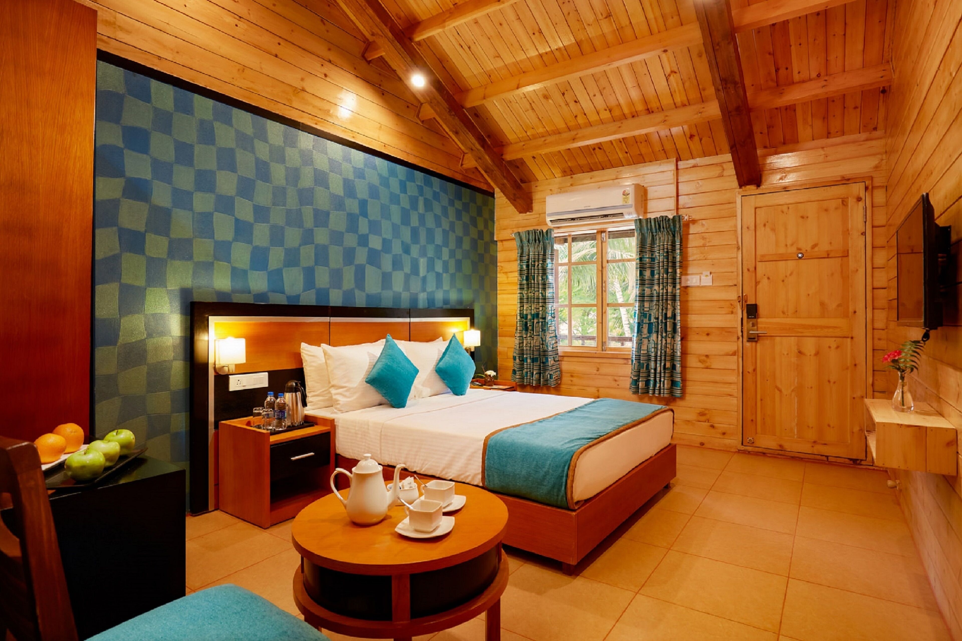 Classic Double Room, 1 Double Bed, Accessible, Garden View | Minibar, in-room safe, desk, blackout curtains