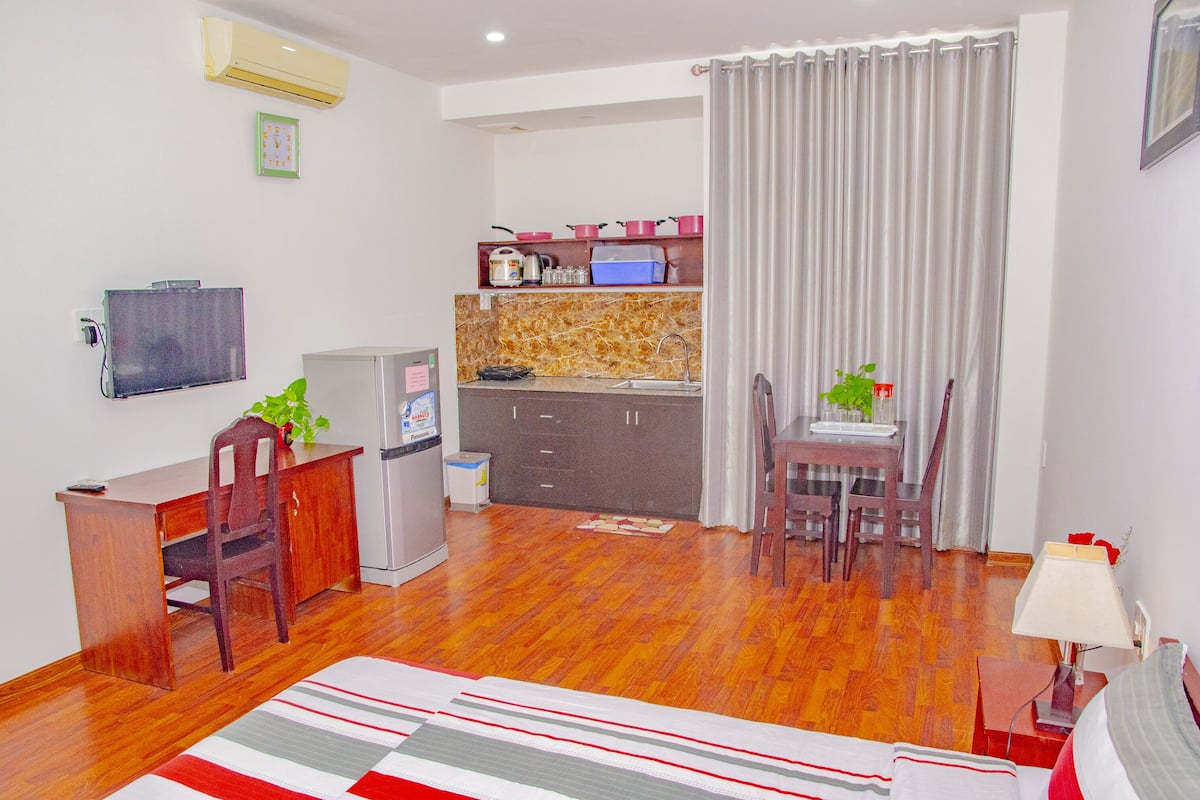 Superior Apartment | 1 bedroom, individually furnished, desk, blackout drapes