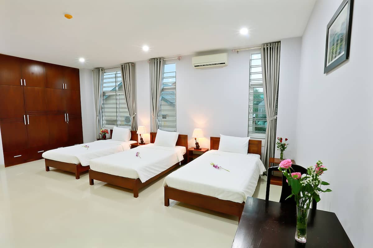 Deluxe Apartment, 1 Bedroom | 1 bedroom, individually furnished, desk, blackout drapes