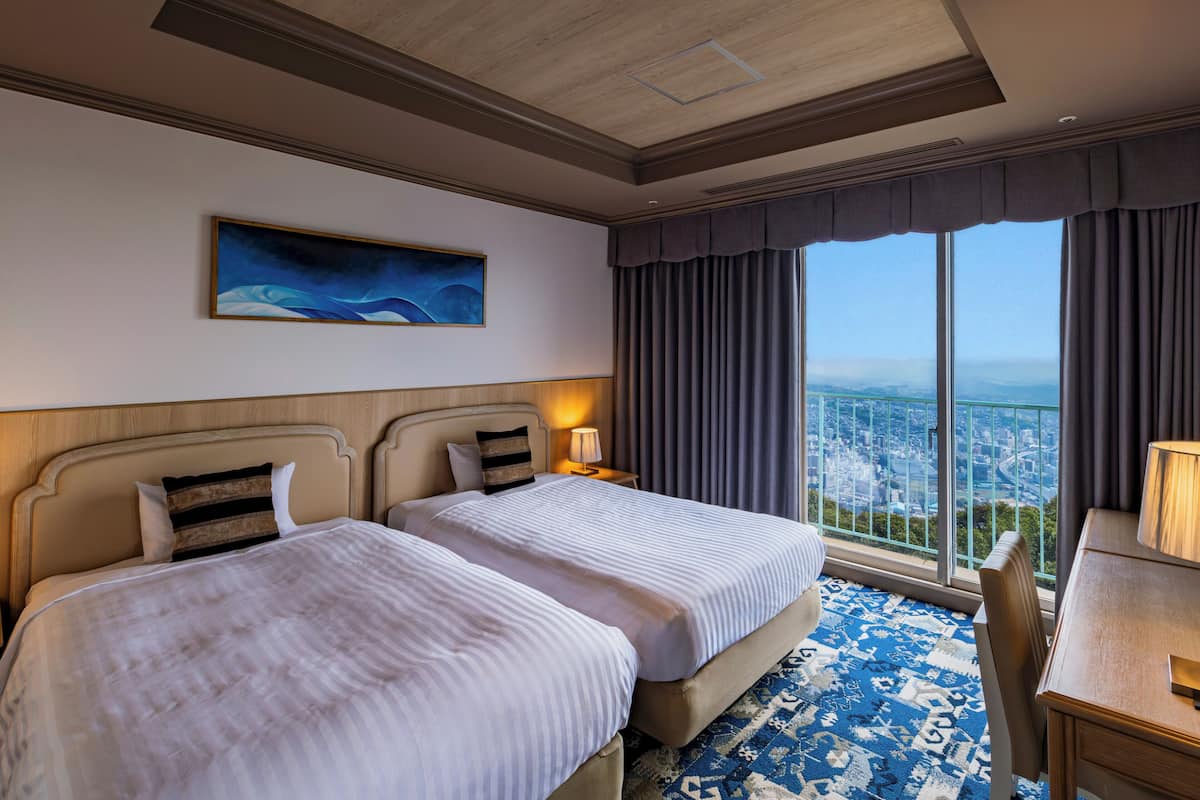Luxury Twin Room, Non Smoking | Desk, free WiFi, bed sheets