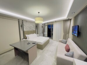 2 bedrooms, desk, free WiFi - Aymira Suites (Istanbul)