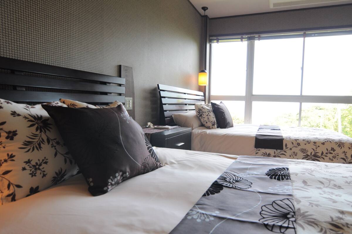 Triple Room with Extra Japanese futon | In-room safe