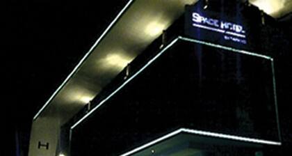 Space Hotel by Papaho