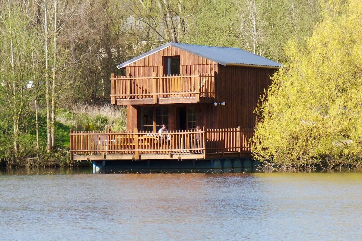 Cabin, Private Bathroom, Lake View (Je n'suis pas du matin) | Exterior
