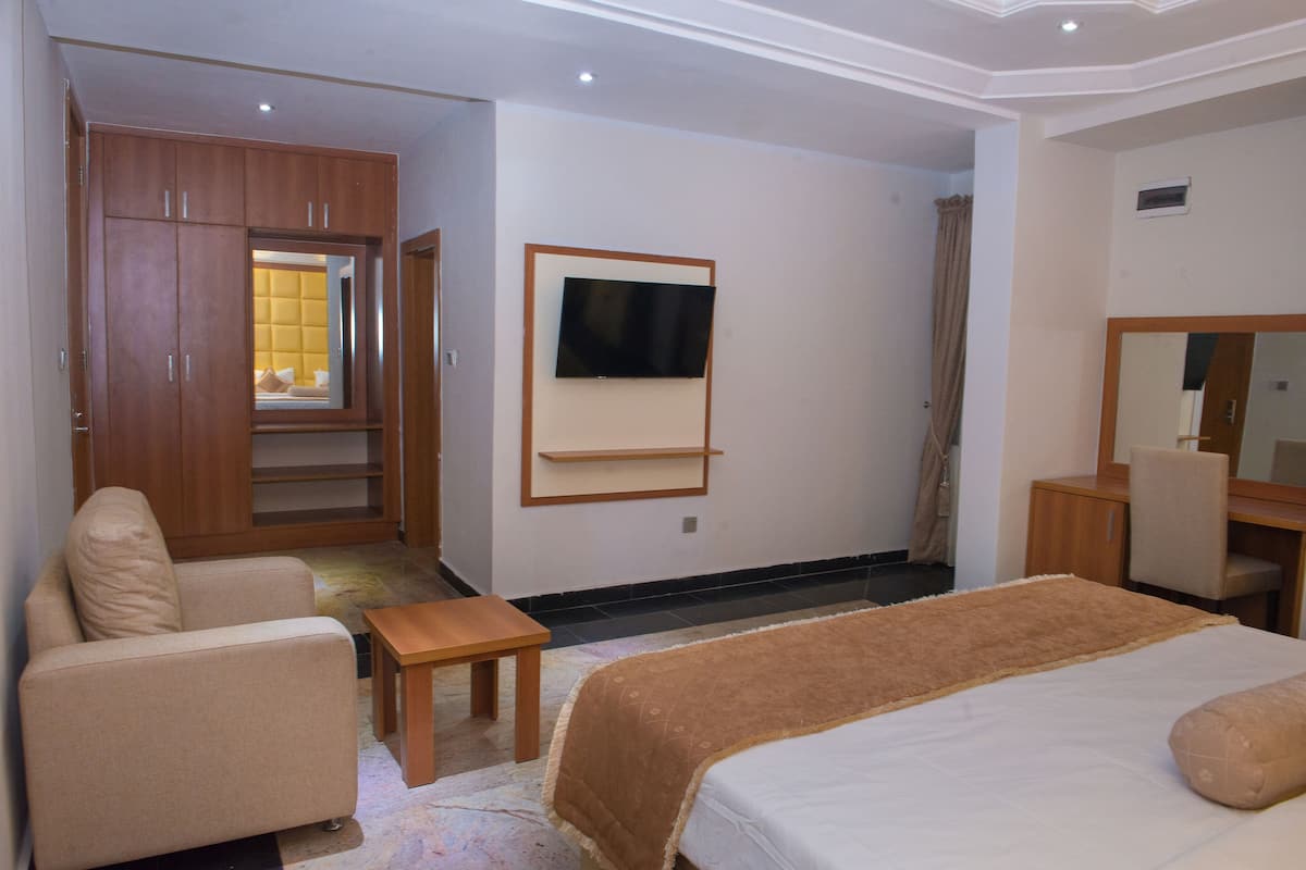 Business kamer | 1 slaapkamer, luxe beddengoed, een kluis op de kamer, een bureau