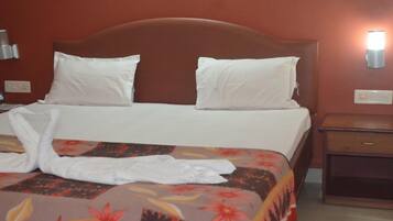 Executive Room, Smoking | 1 bedroom, in-room safe, desk
