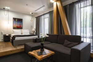 Suite de lujo, 1 cama doble | Ropa de cama de alta calidad, colchones Select Comfort, minibar