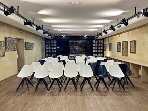 Meeting facility - Wall Street Maestro (Odesa)